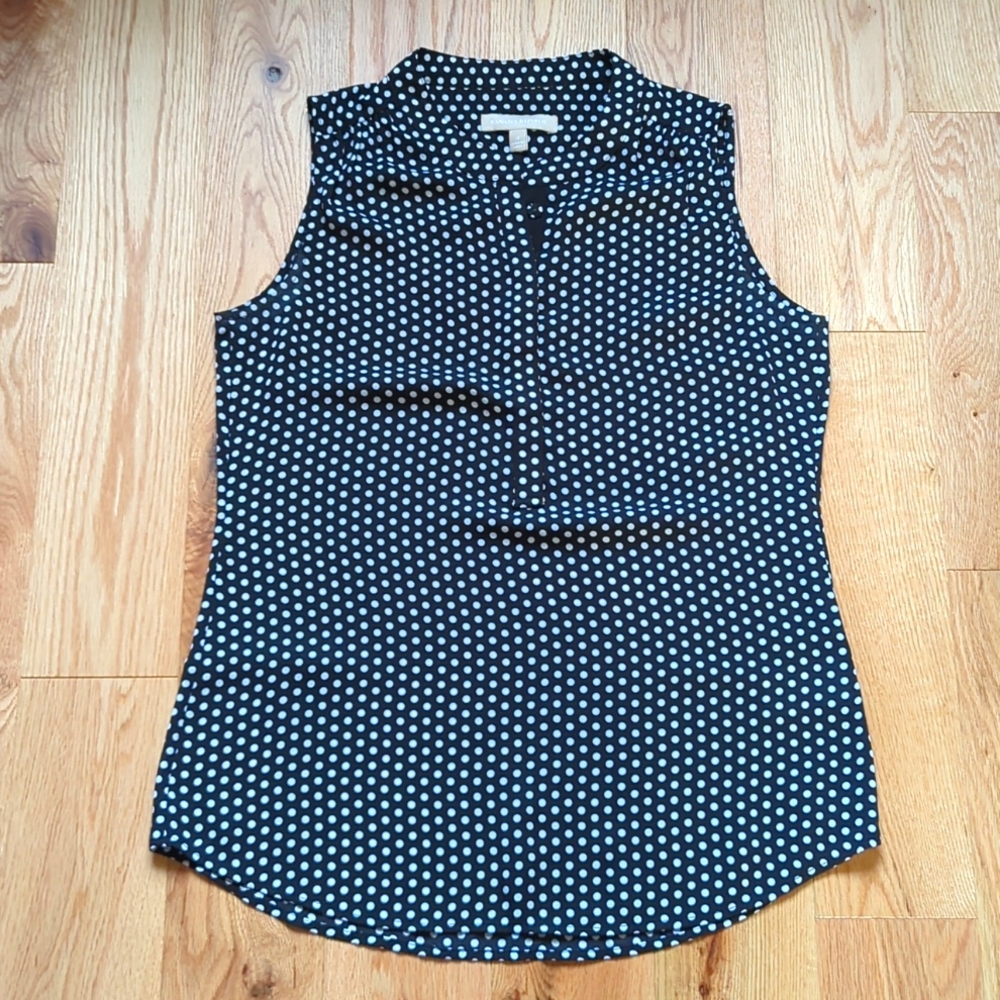 Banana Republic. Women's sleeveless Top. Polka-dot size 2.